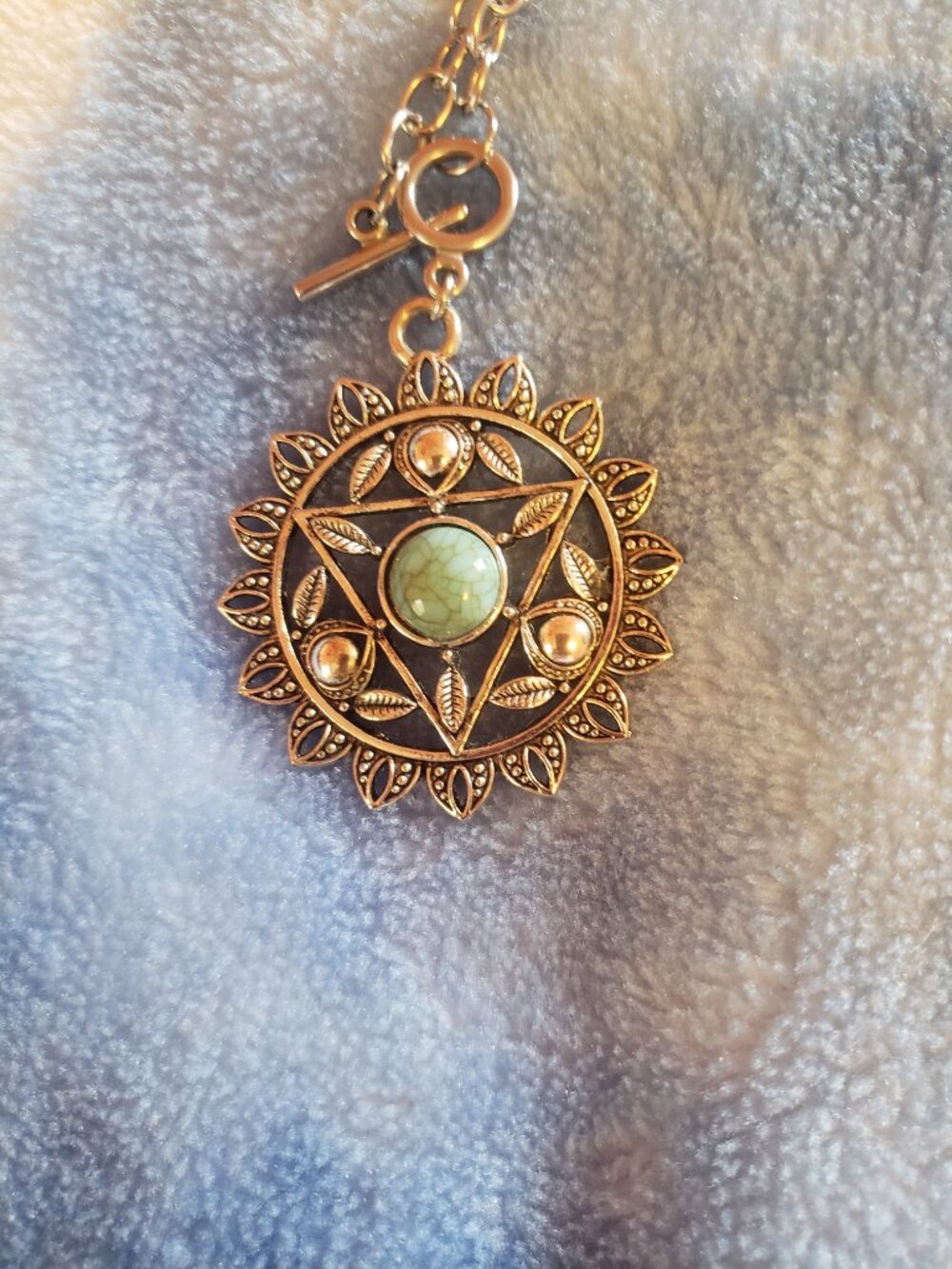 Medallion Pendant Necklace six star Motiff.